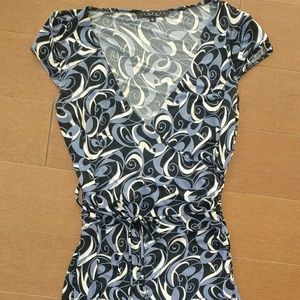 Laundry Womens wrap style Dress size 6 EUC